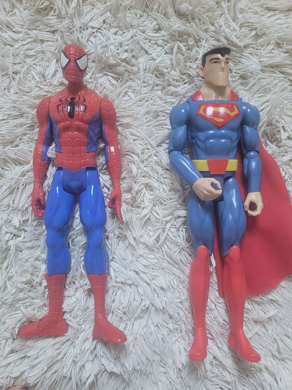 Bonecos Homem Aranha e Superman 30 cm