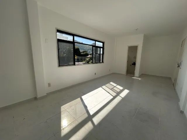 Excelente Sala Comercial na Praça Seca - Foto 4