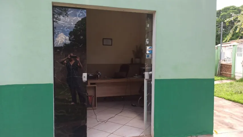 Alugo Ampla Residência em Poconé - Espaço, Conforto e Lazer em Um Só Lugar!