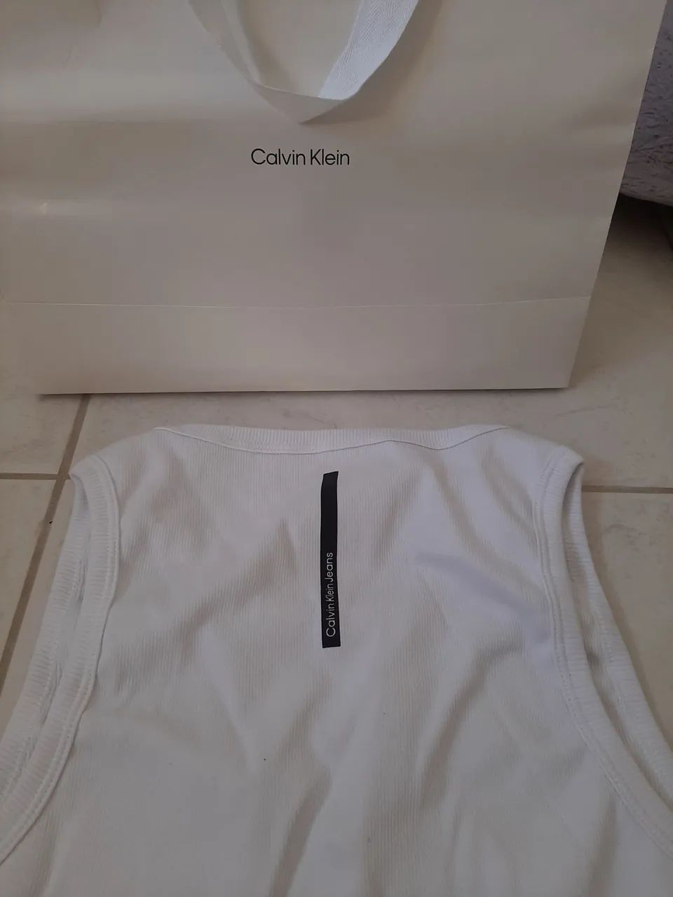 Camiseta Calvin Klein Jeans - Foto 3
