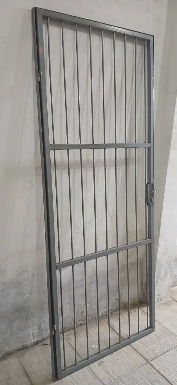Grade de Ferro Reforçada Porta - R$ 600 - Foto 4