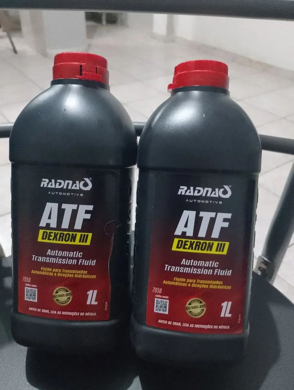 Fluindo para transmissão automática e direção hidráulica ATF DEXRON III RADNAQ conteúdo 1 