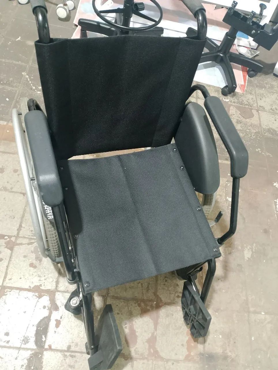 Vendo cadeira de rodas