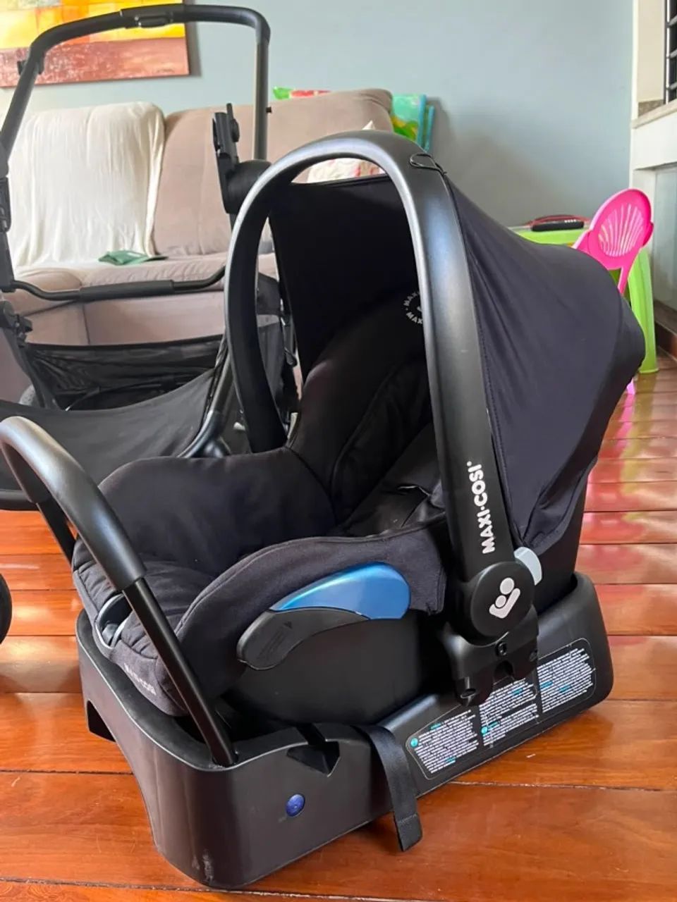 Carrinho de bebê Maxi Cosi Anna3 moisés com bebê conforto e base para carro - Foto 4