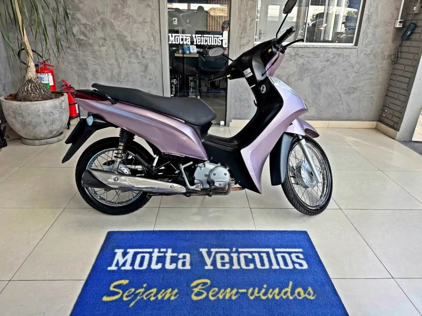 Honda Biz 125 ES.