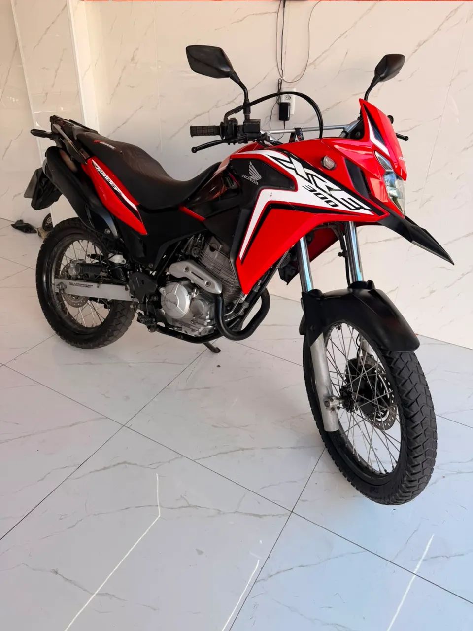XRE 300 2019