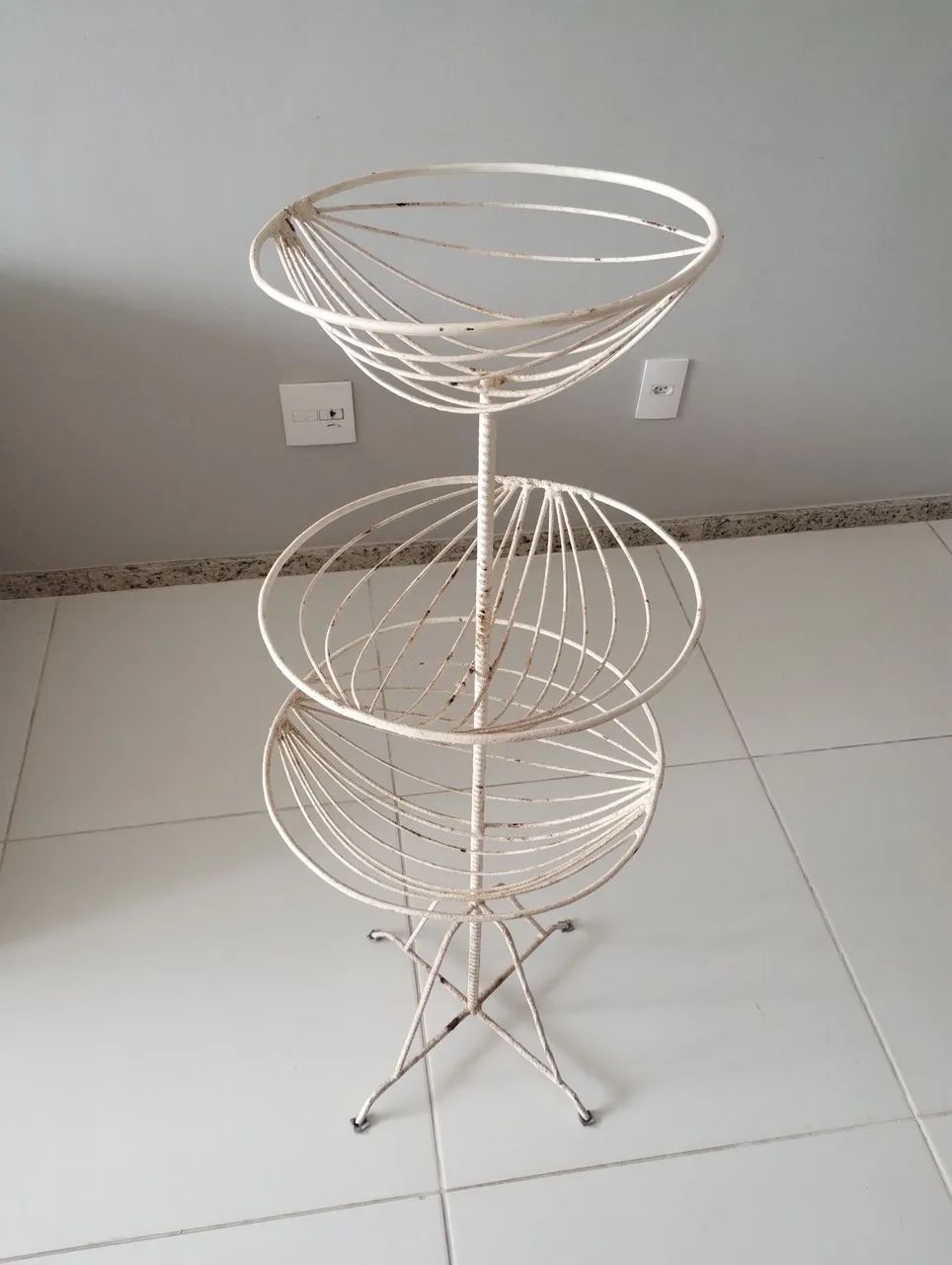 Fruteira de Vergalhão Vertical Tradicional Oportunidade 
