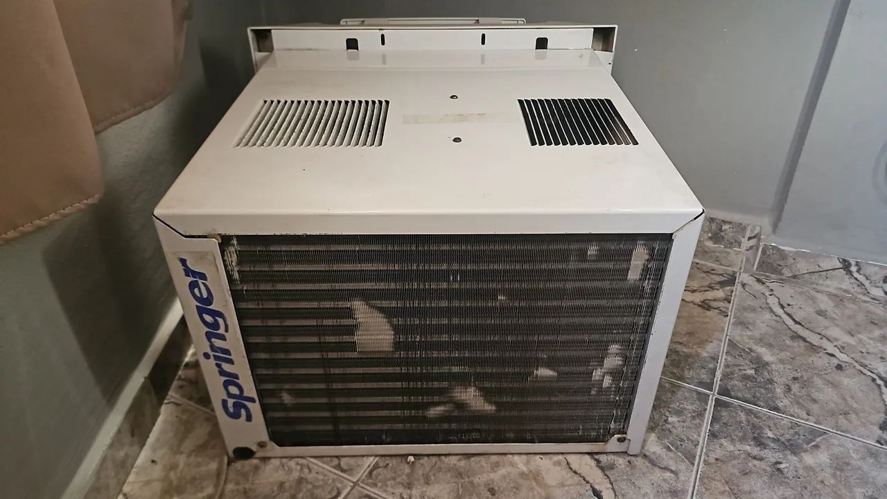 AR CONDICIONADO SPRINGER 10.000 BTUs - Foto 2