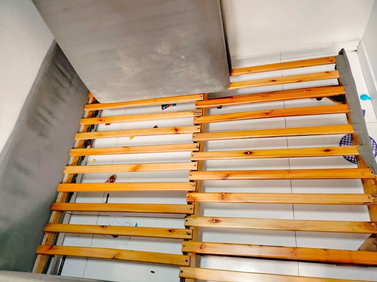 Sofá cama com estrutura bem conservada (entrego) - Foto 5