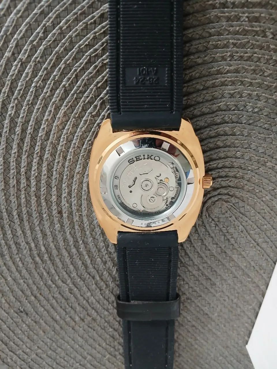 Relógio SEIKO AUTOMÁTICO,  estado de zero, exemplar belíssimo de coleção na caixa  - Foto 4