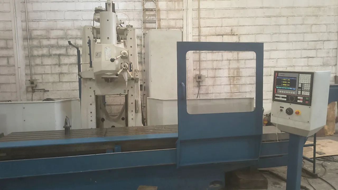 Fresadora CNC Banco Fixo PF2000