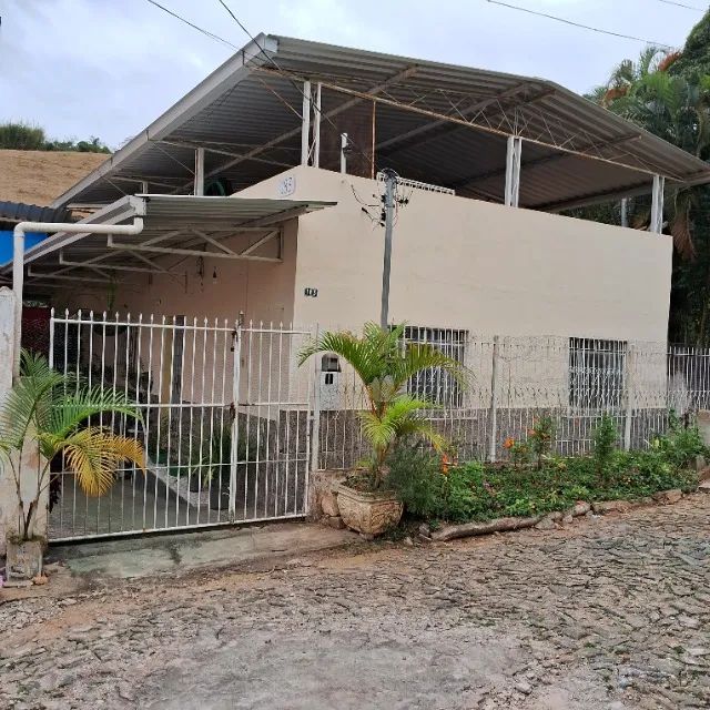 casa no centro de Bicas MG