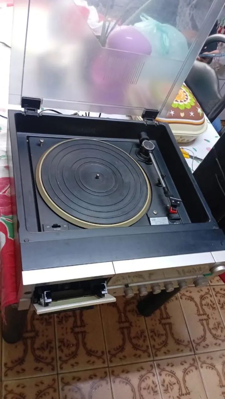 Vitrola de vinil CCE década de 1980 funcionando - Foto 5