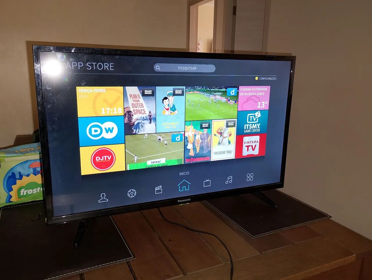 Tv smartv Panasonic 32 polegadas funcionado via cabo...com controle e pezinhos... - Foto 2