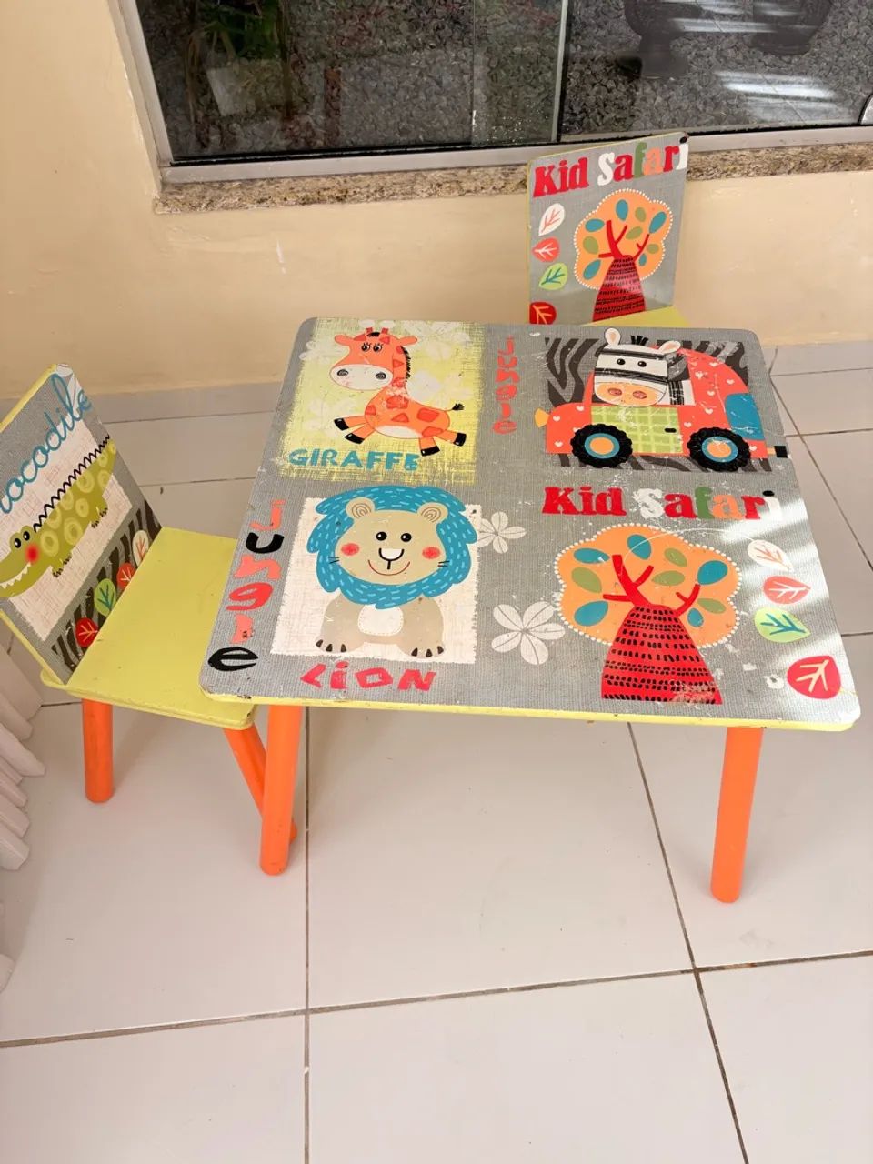 Conjunto de mesa e cadeiras infantil  - Foto 2