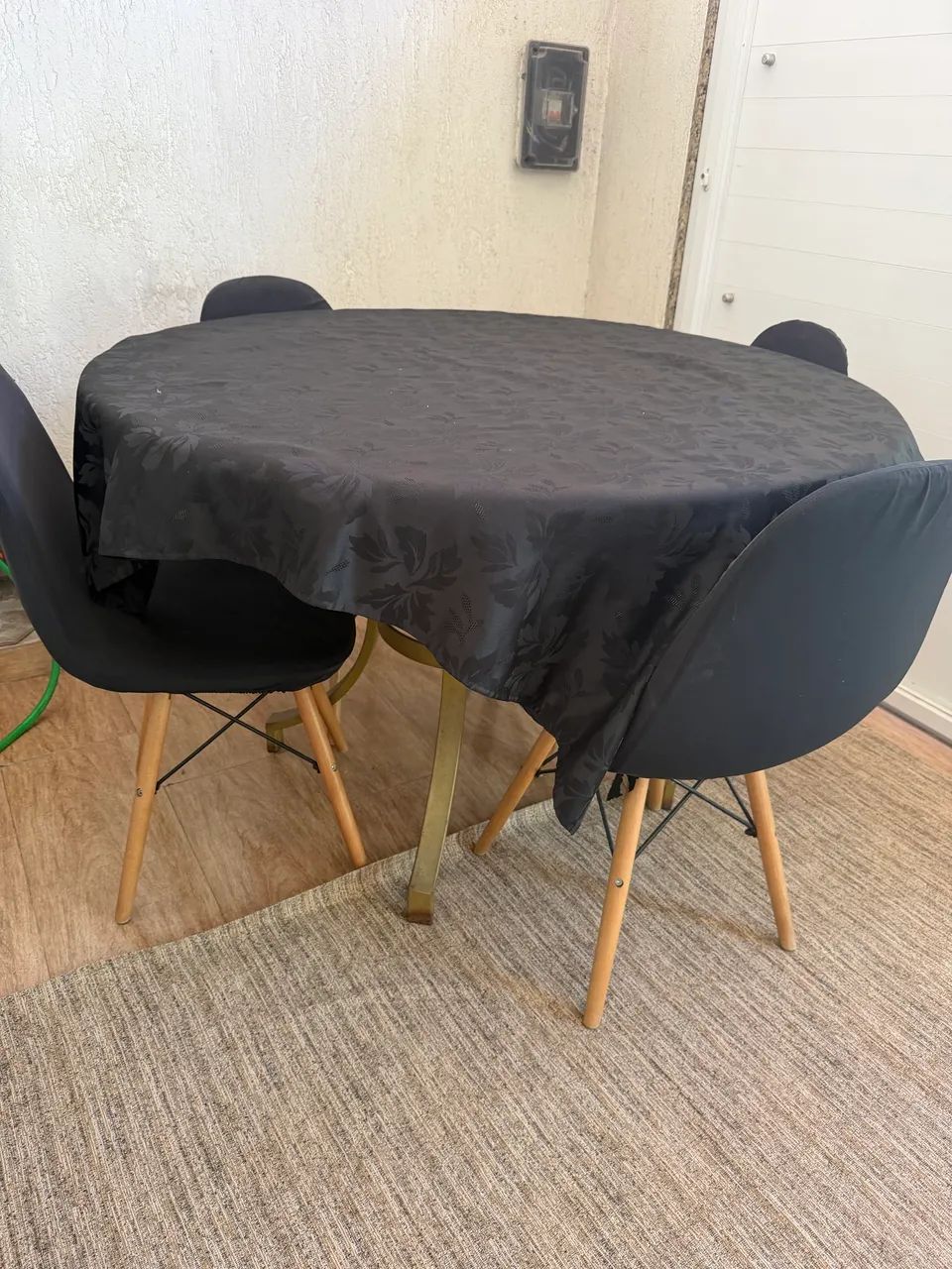 Mesa de vidro com 4 cadeiras - Foto 2