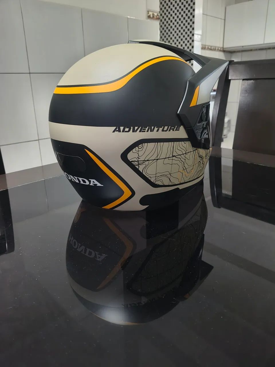 Capacete Sahara novo