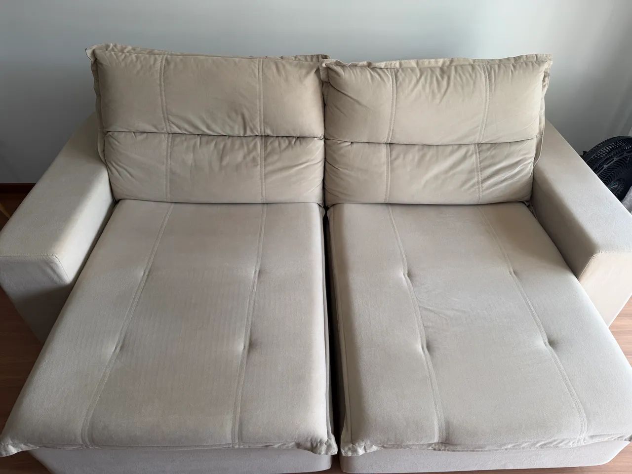 Sofa retratil grande de 2,50m. Estado seminovo. 