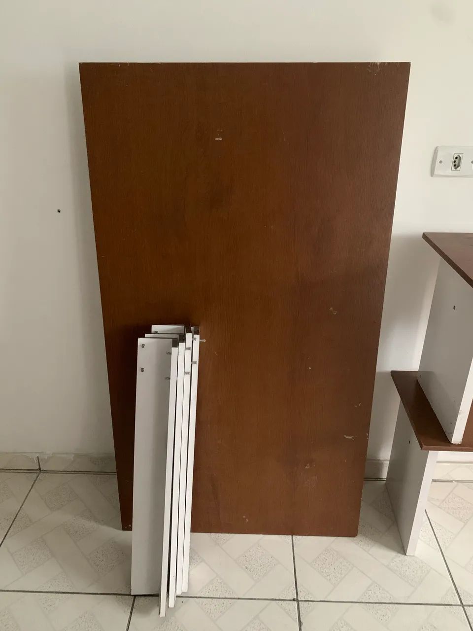 Mesa de jantar com bancos integrados - Foto 3