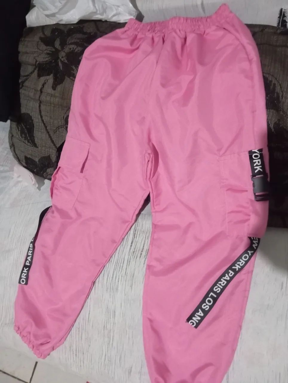 Calça cargo rosa 