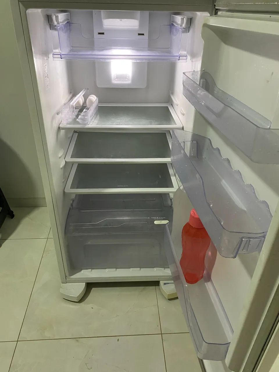 Geladeira Eletrolux Frost Free - Foto 5