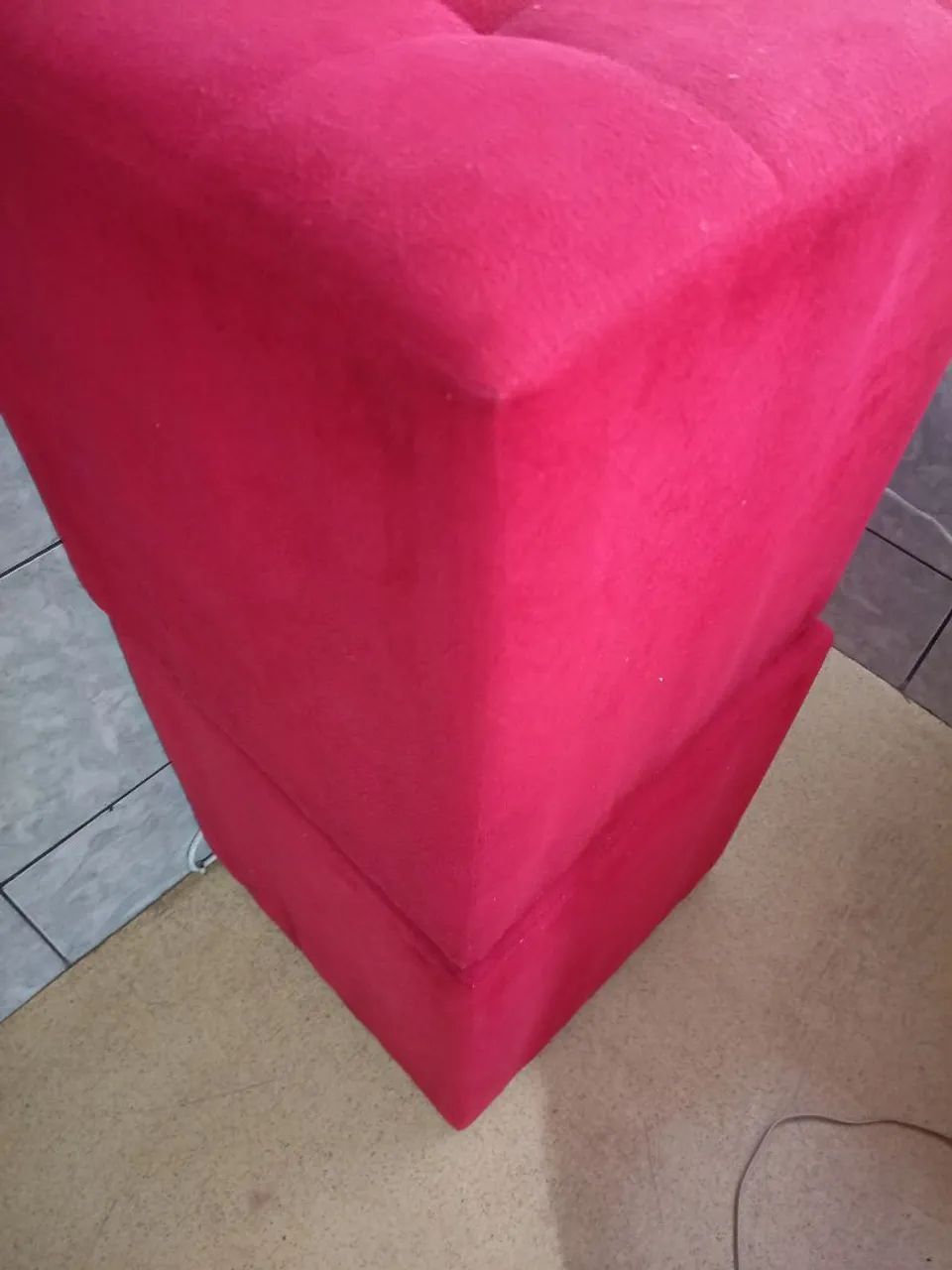 Kit 3 Puffs Cubo Suede Vermelho - Perfeitos para Decorar e Acomodar!<br>