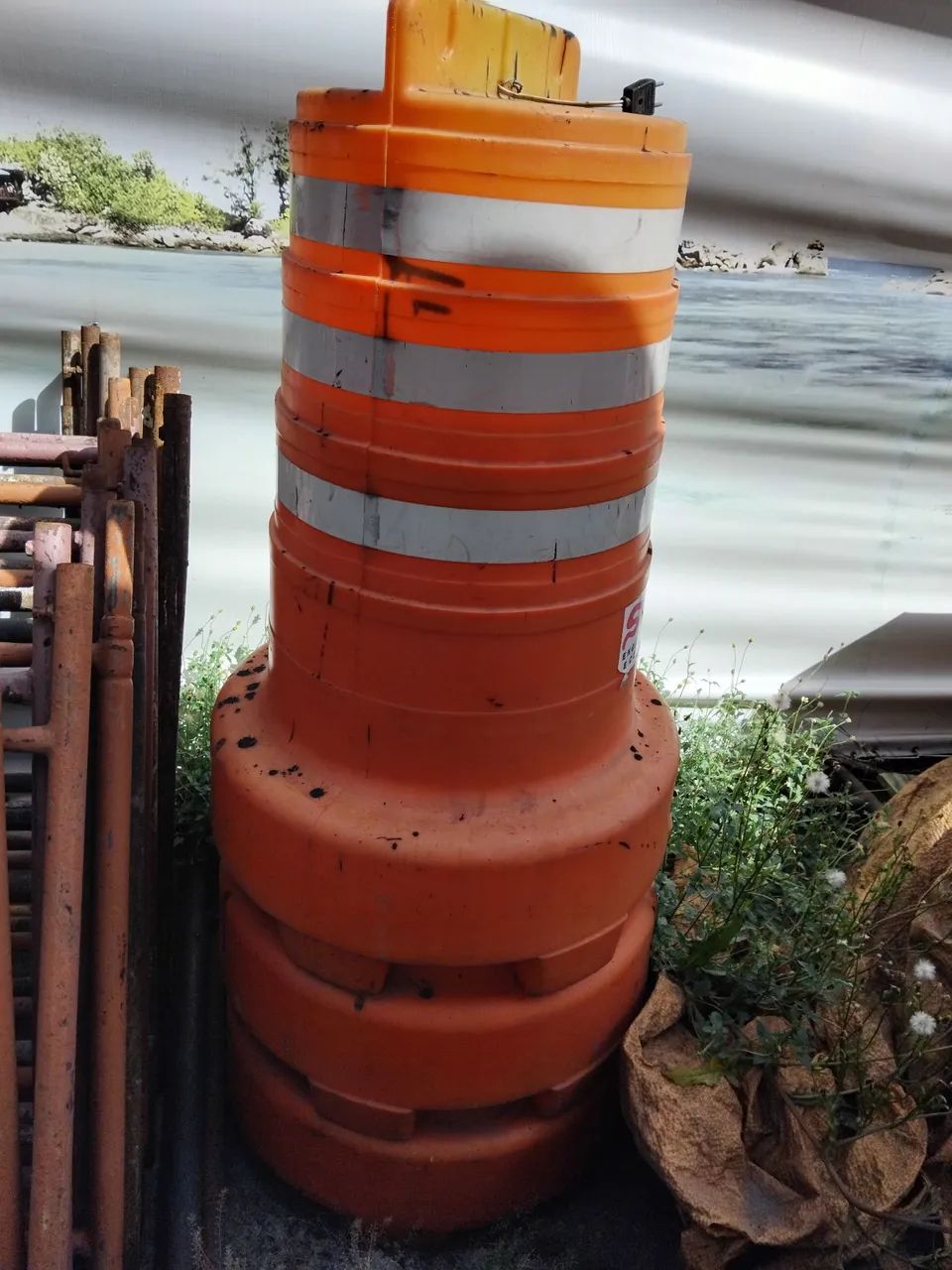 Cone de sinalização barril
