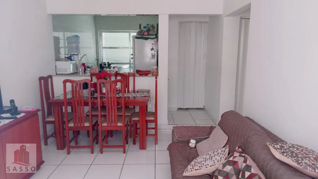 Vendo casa com 4 quartos no Canindé.
