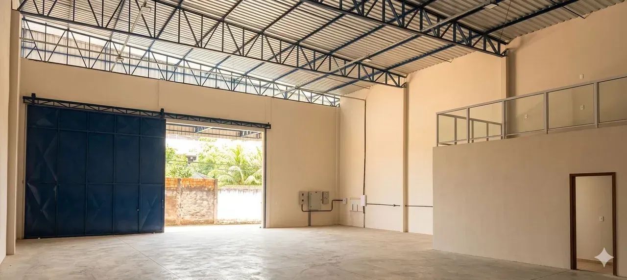 ALUGO  GALPÃO  LOGÍSTICO  MED. 400 M2 PARUQE 10 PRÓX. AV TORRES!