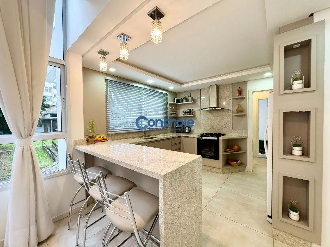 Casa com 3 dormitórios em Coqueiros! - Foto 3
