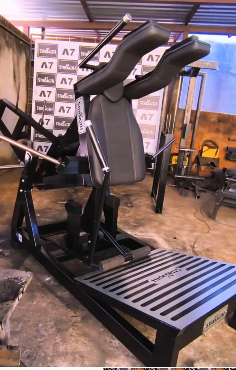 HACK SQUAT  - Foto 3