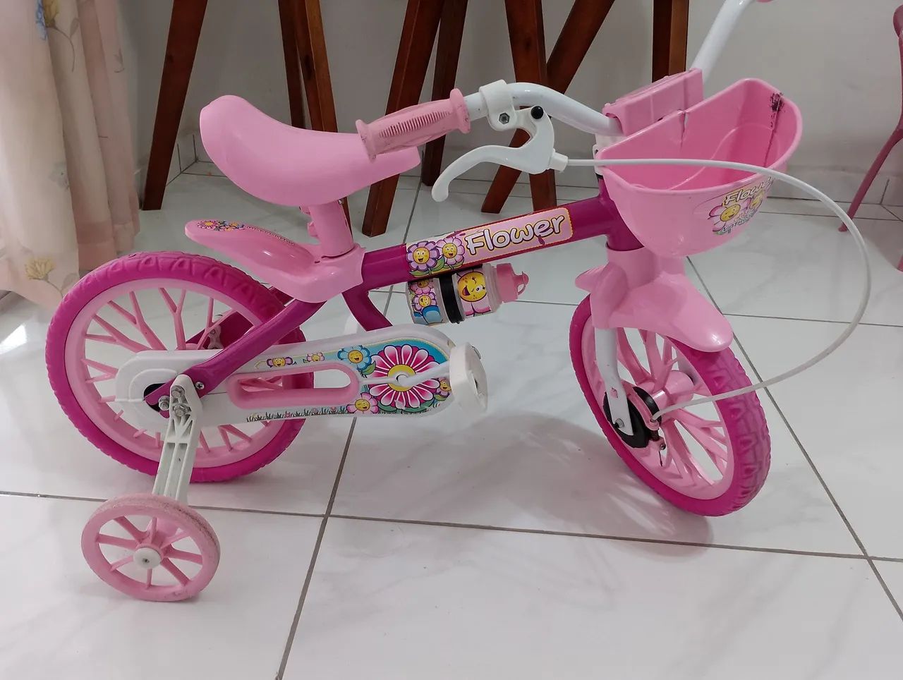 Bicicleta infantil feminina pouco usada