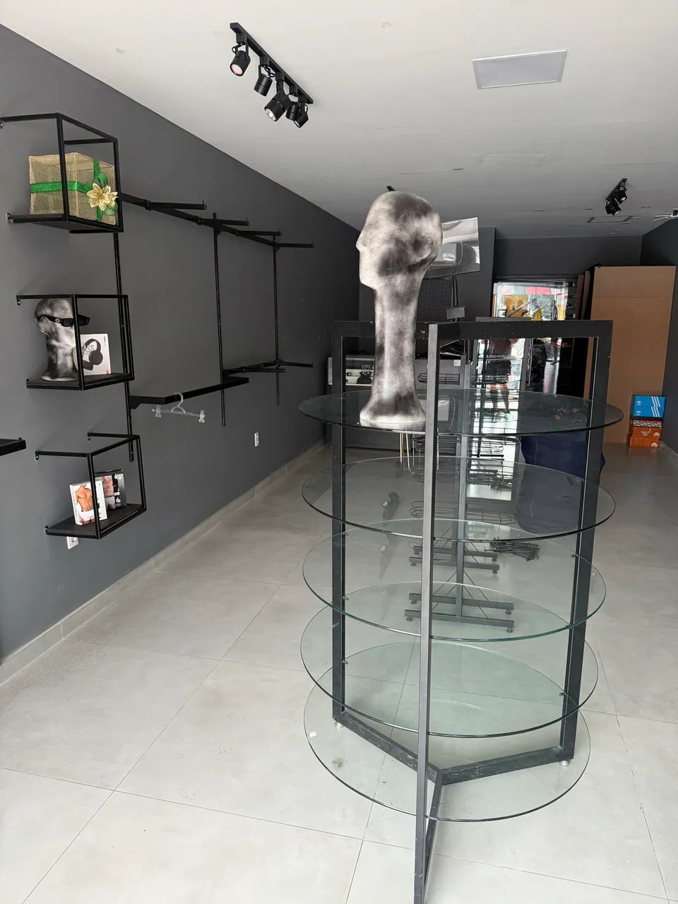 MÓVEIS PARA LOJA DE ROUPA 