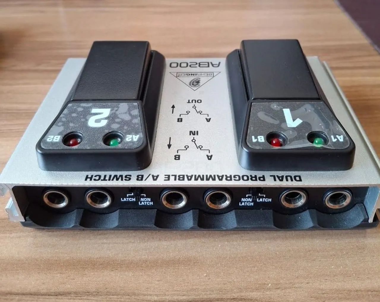 Dual Footswicth Behringer ab200 - Foto 2