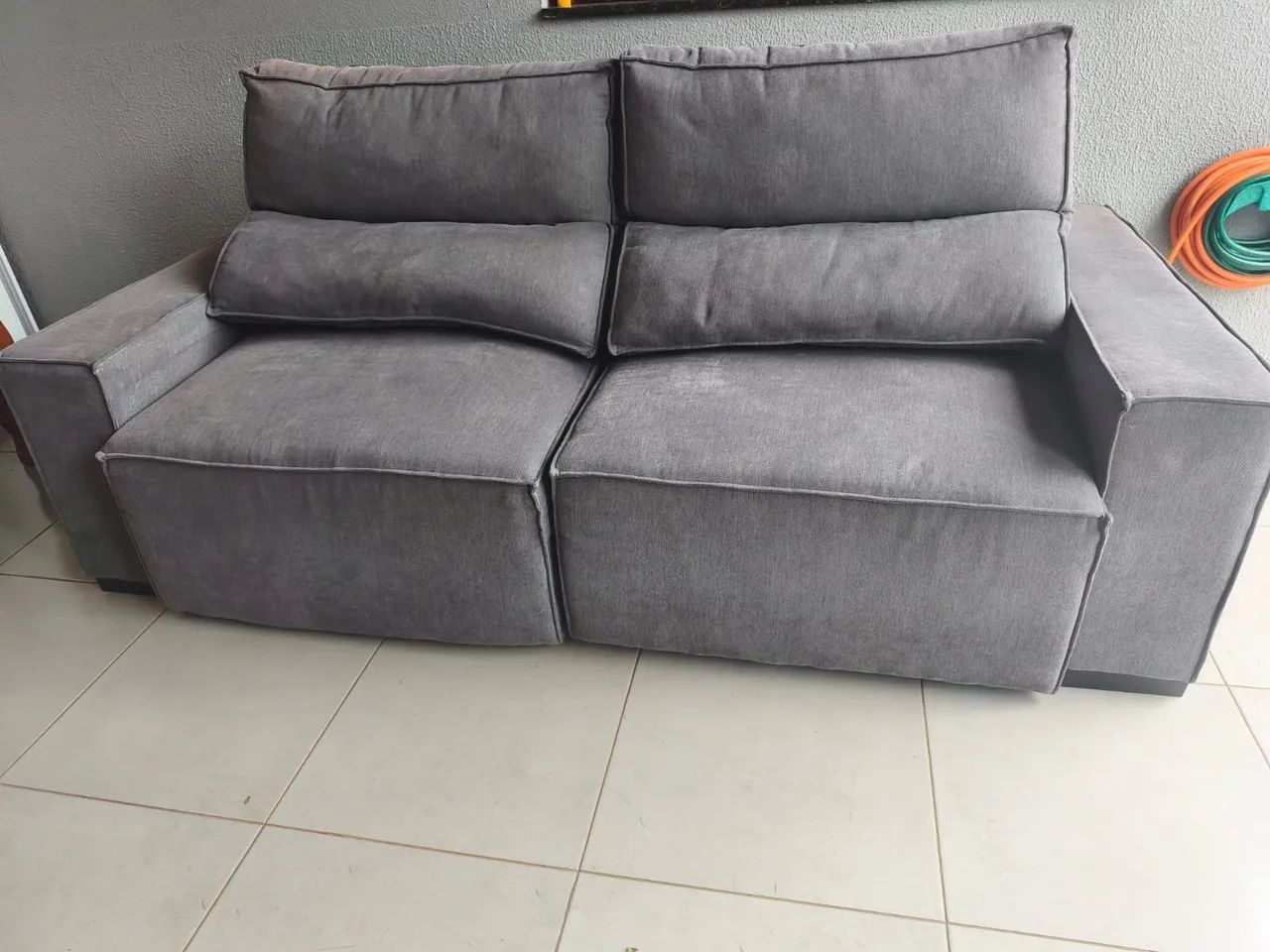 Sofá retrátil e reclinável em ótimo estado  - Foto 2