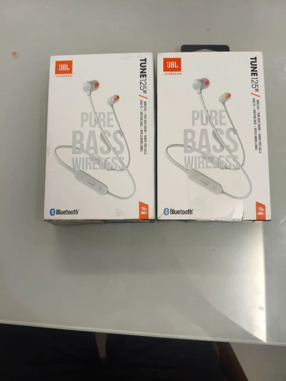 Fones JBL bluetooth novo 