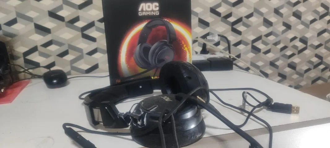 Headset AOC GH100 Usado