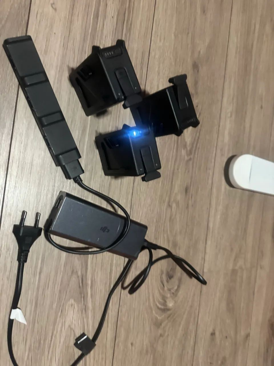 Dji fpv - 2 baterias, carregador para as 3 baterias + capinha  - Foto 2