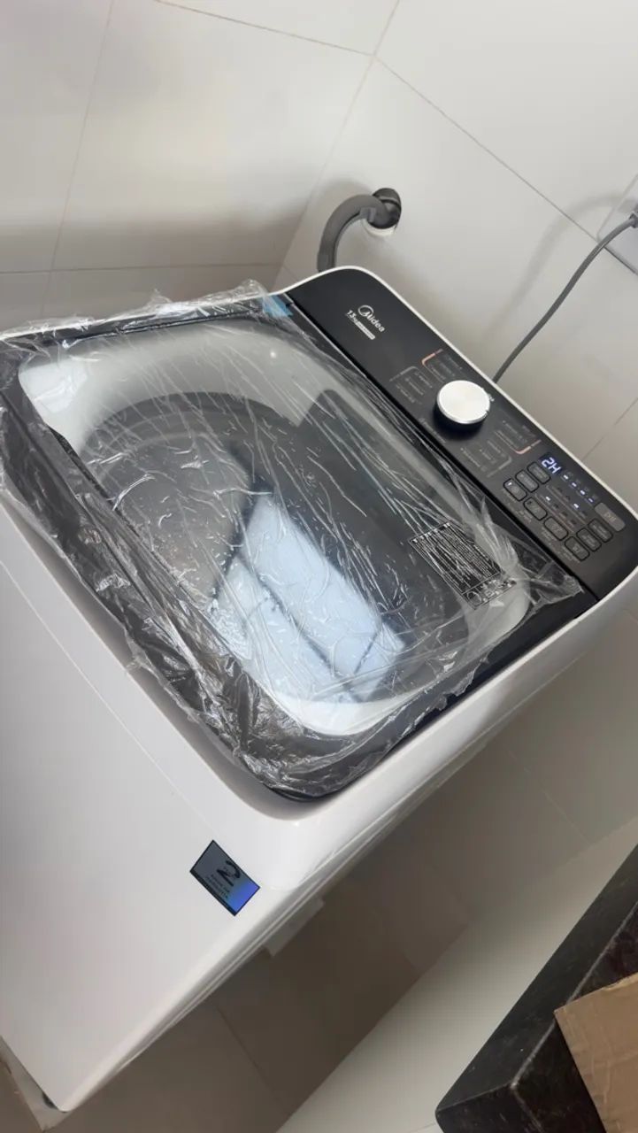 Máquina midea 