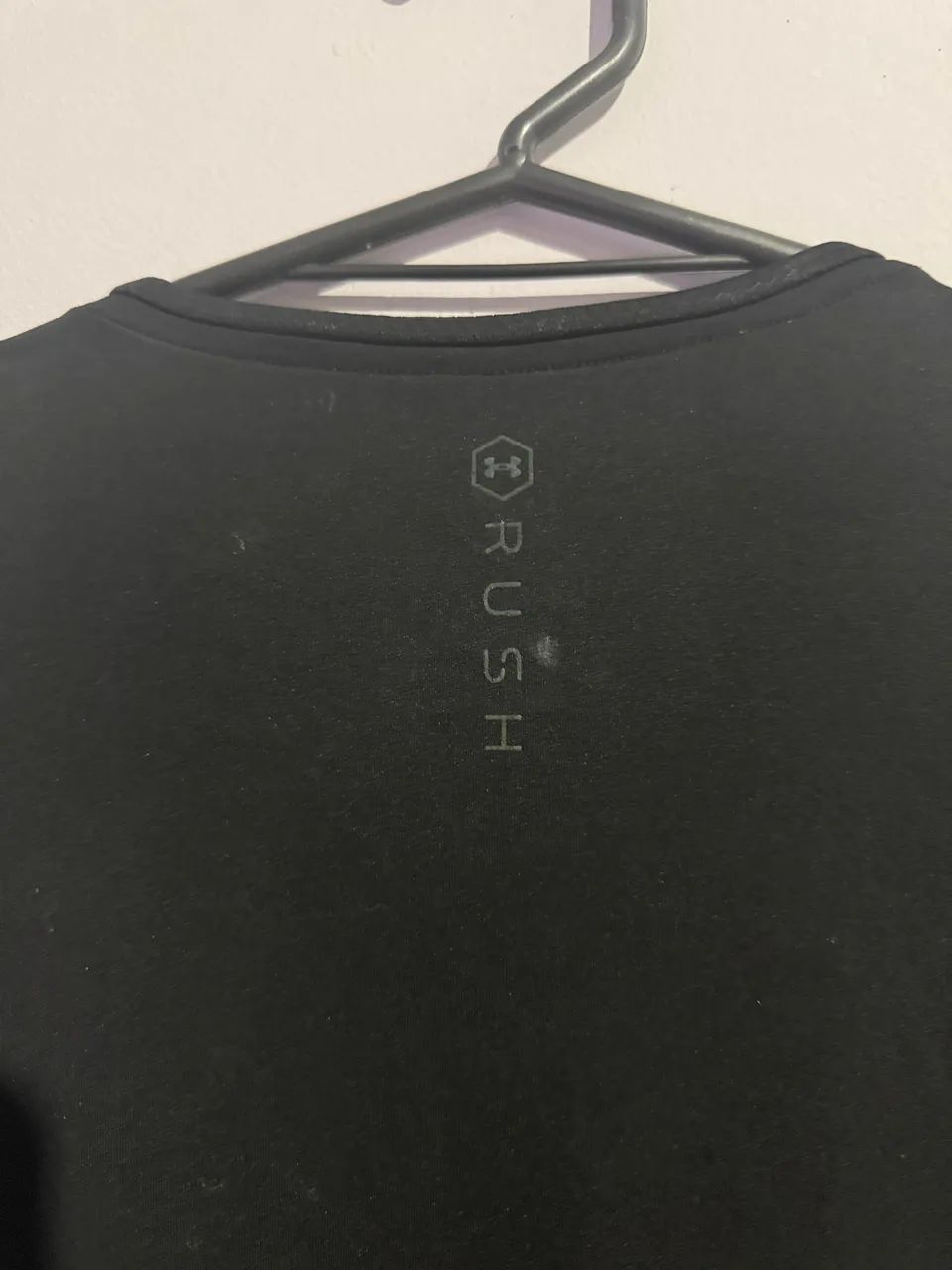 Camiseta Under Armour Rush Preta, G! - Foto 3