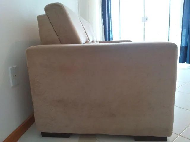 Sofá tecido 3 lugares cor marfim/bege - Foto 3