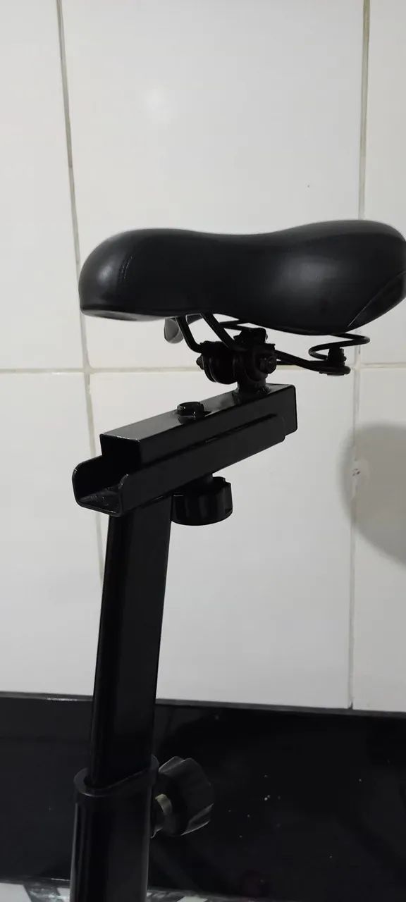 Bicicleta Ergométrica de Spinning da marca Pluggei Select
