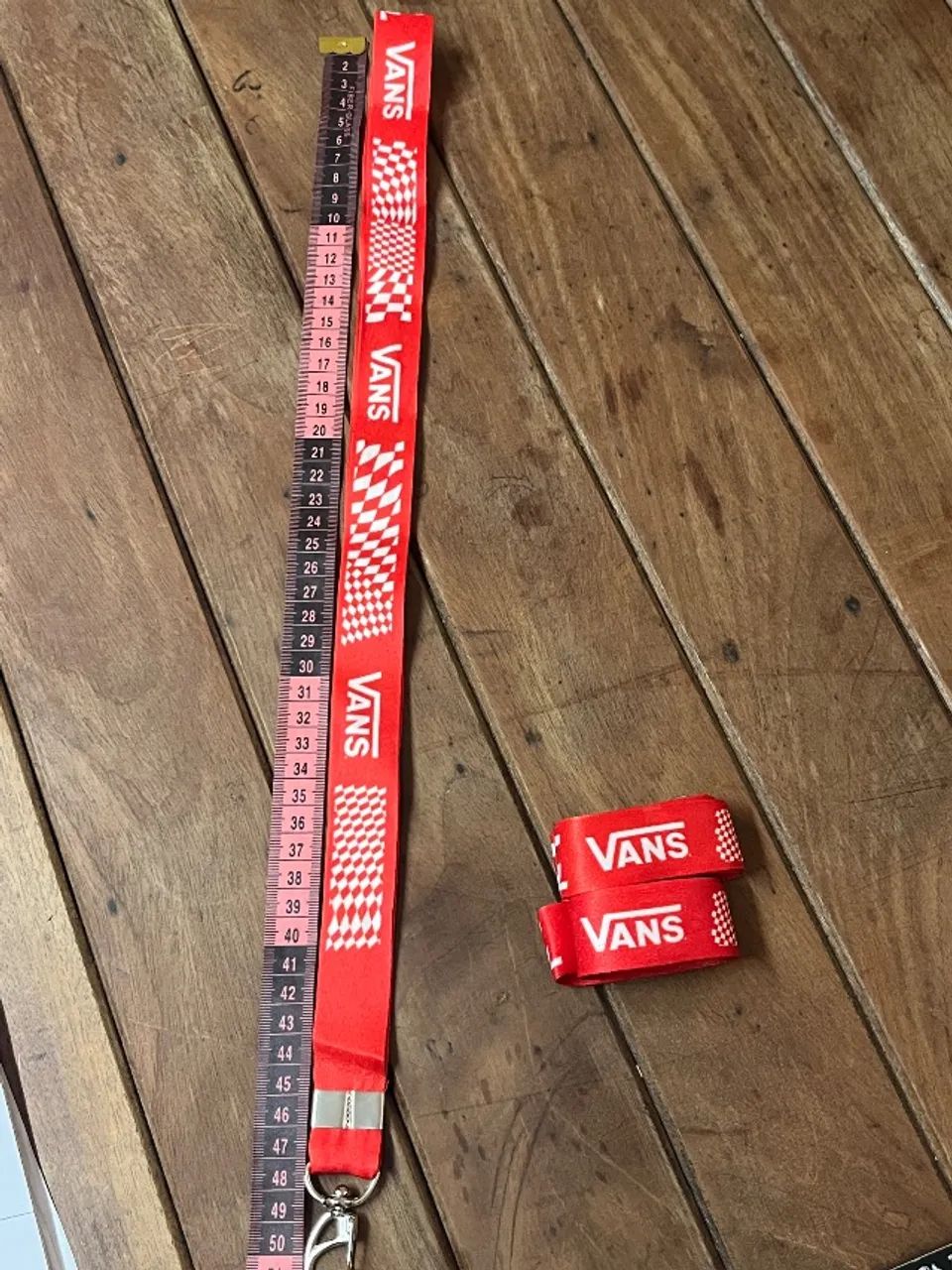 3 chaveiros de pescoço vans vermelho - Foto 3