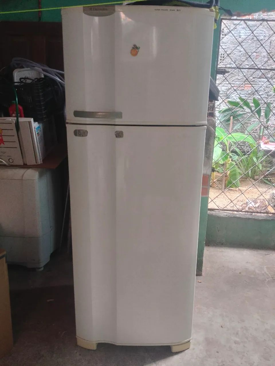 Vendo geladeira  Eletrolux 