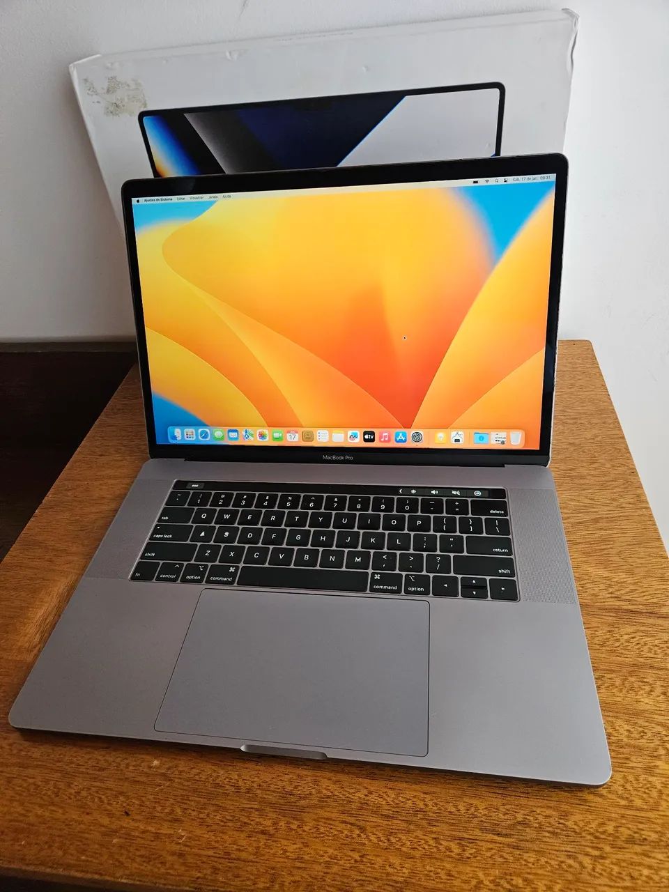 MacBook pro 2018! Tela 15.4 pol ! Intel core i7! 16gb ram e Placa