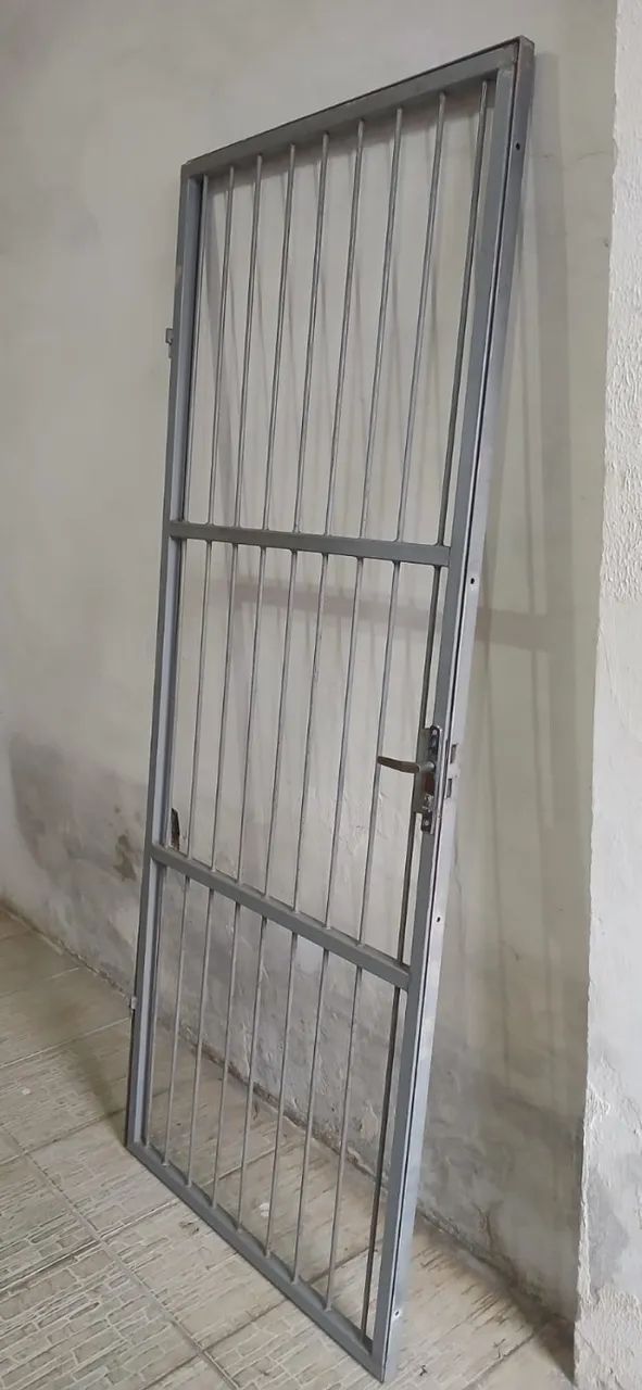 Grade de Ferro Reforçada Porta - R$ 600 - Foto 5