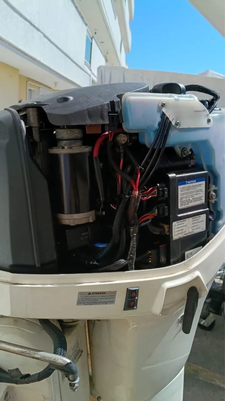 Motor Evinrude 90 HP e-Tec 