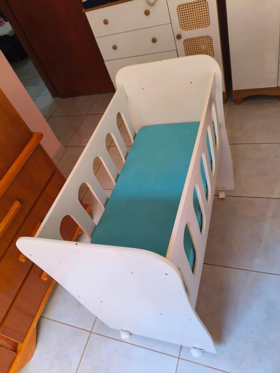 Vendo mini berço RN semi novo. - Foto 3