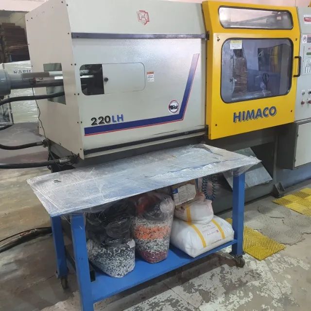 Injetora para Plásticos Himaco 220 Ton - Foto 3