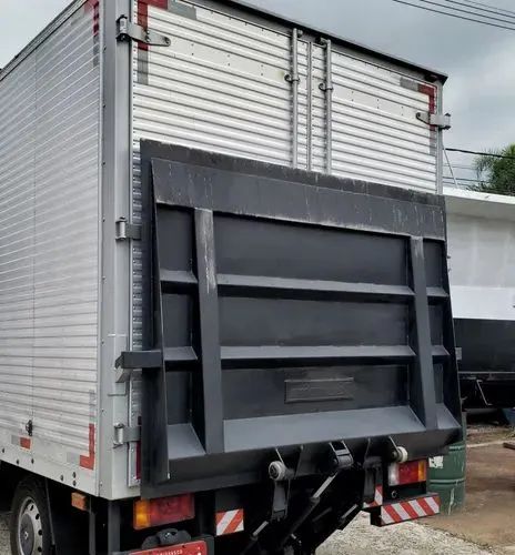 Baú 3.20m com plataforma elevatória  - Foto 2